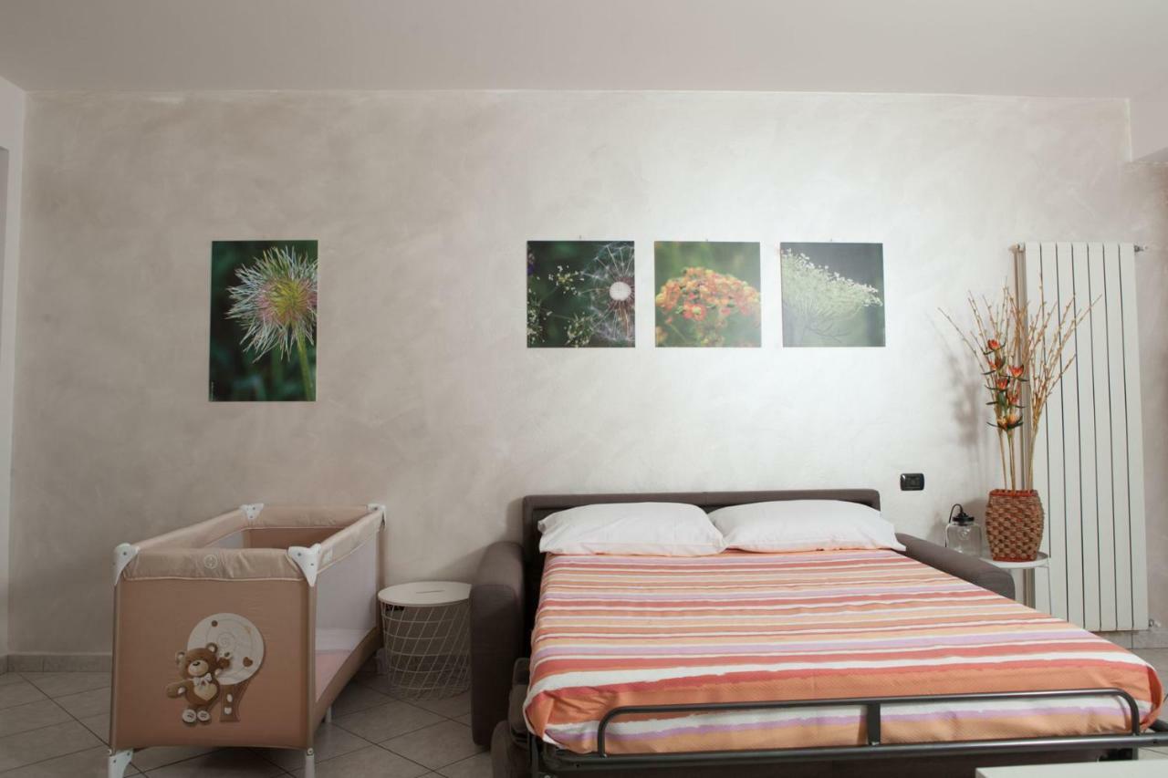 June 13Th Comfort Studio Omegna Kültér fotó